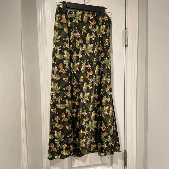 Blue Rain x Francesca’s Black Tropical Silky Maxi Skirt High Slit Unlined Size S - Picture 1 of 8